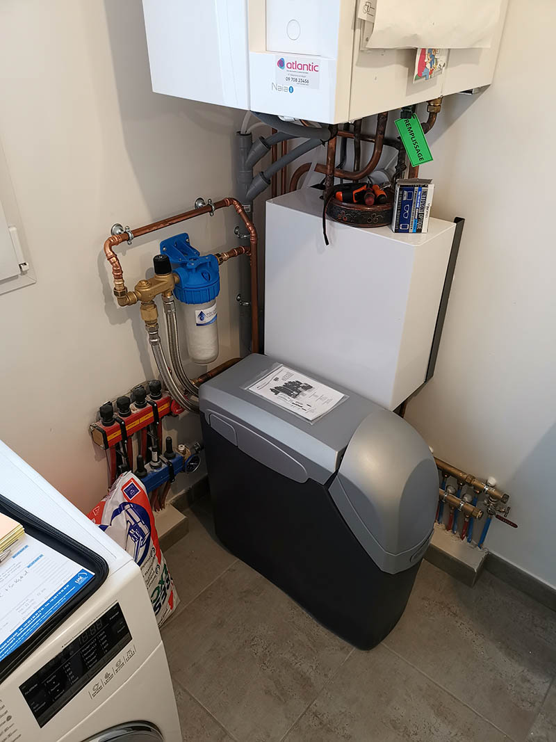 Installation adoucisseur d'eau Kinetico Maxi Compact a Seynod 74600