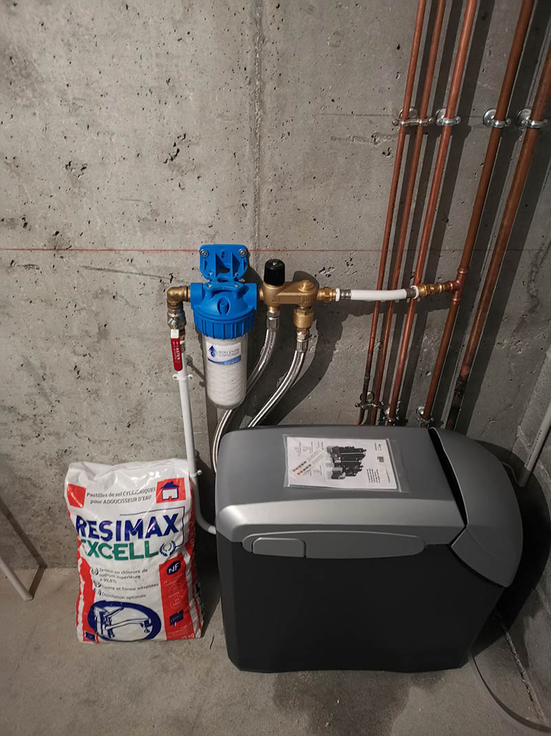 Installation adoucisseur d'eau Kinetico Maxi Compact a Seynod 74600